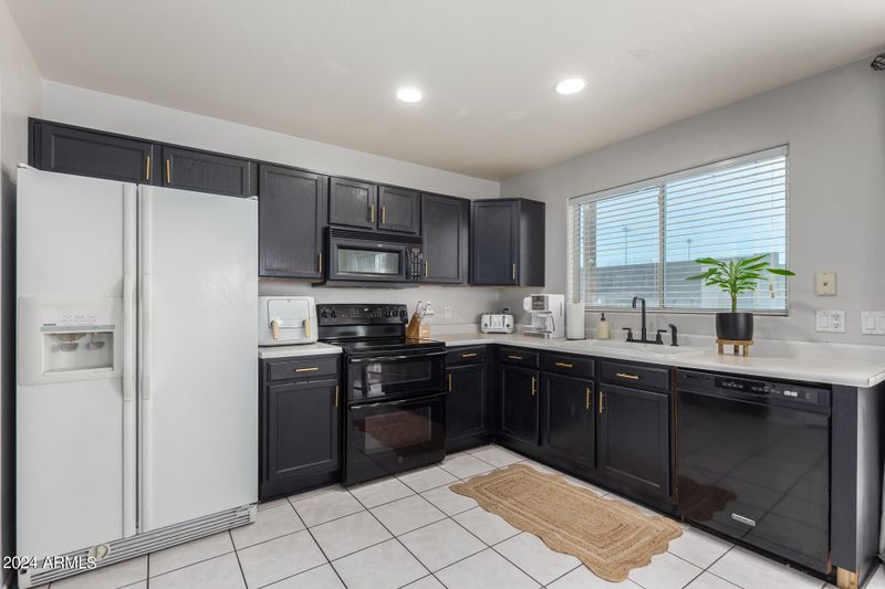 2957 W Lone Cactus Dr, Phoenix, AZ 85027