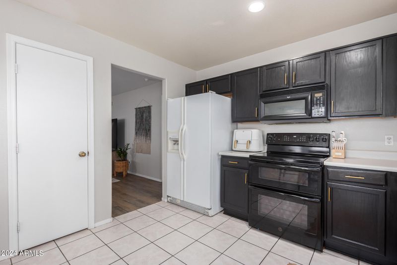 2957 W Lone Cactus Dr, Phoenix, AZ 85027