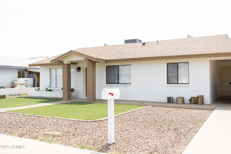 2957 W Villa Rita Dr, Phoenix, AZ 85053