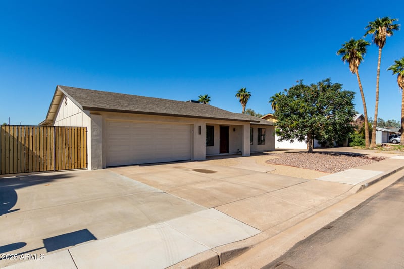 2958 El Paradiso --, Mesa, AZ 85202