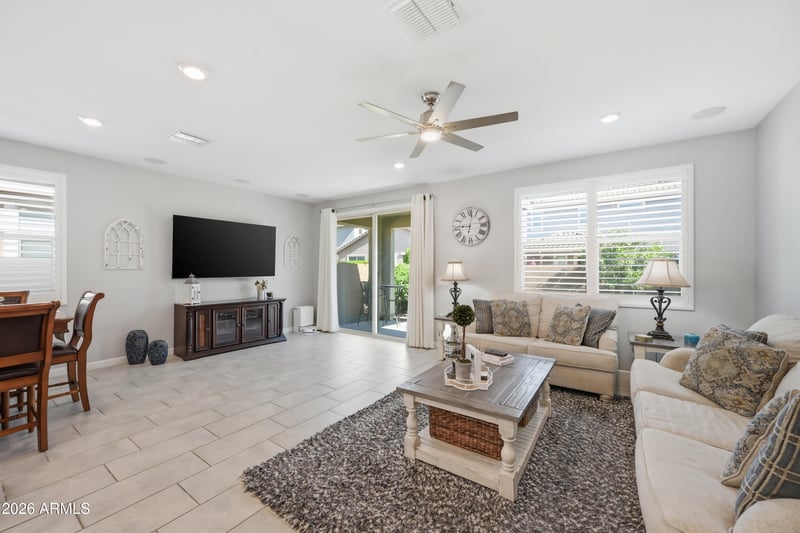 296 Organ Pipe Dr, San Tan Valley, AZ 85140