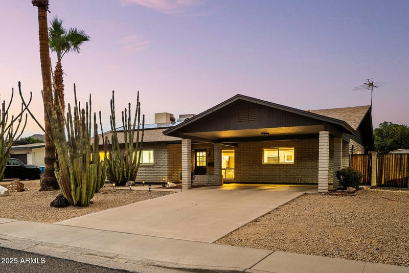 2960 Larkspur Dr, Phoenix, AZ 85032