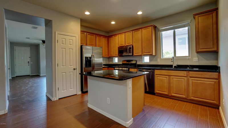 2961 E Glenhaven Dr, Phoenix, AZ 85048