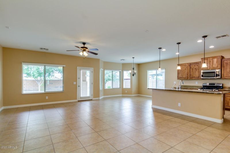 2963 E Santa Fe Ln, Gilbert, AZ 85297