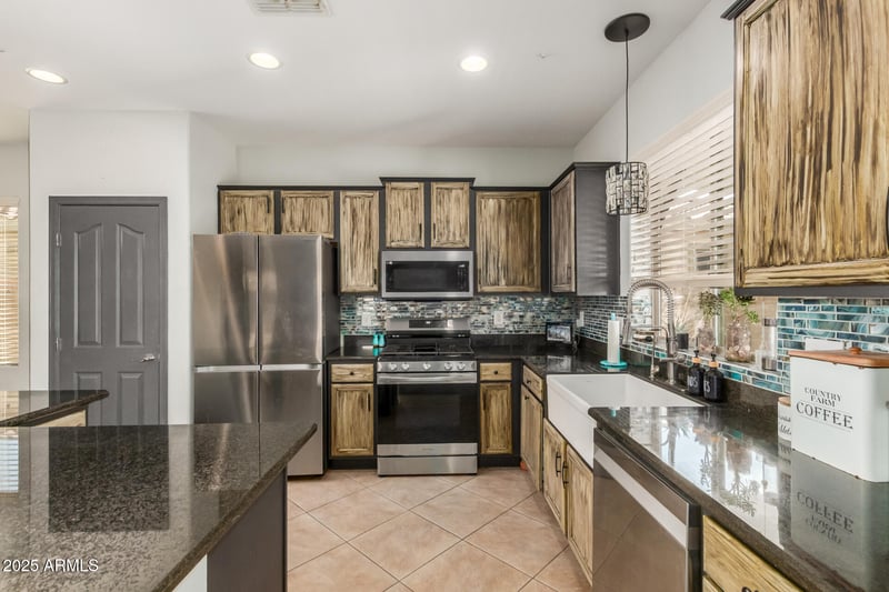 29634 69th Ln, Peoria, AZ 85383