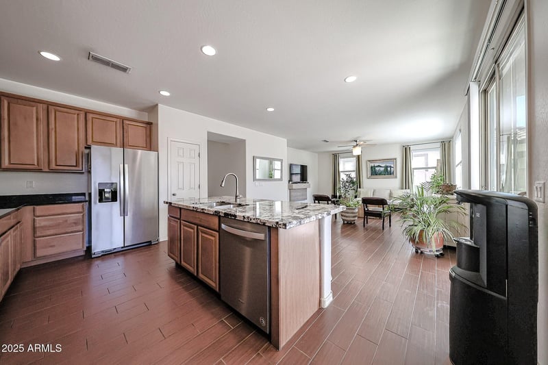 2965 Nighthawk Way, Phoenix, AZ 85048