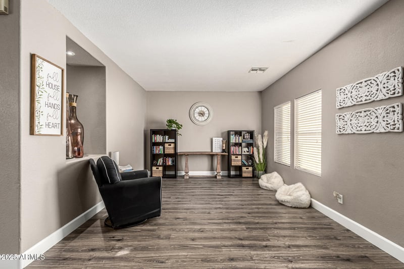 2965 Sierra Hts, Mesa, AZ 85212