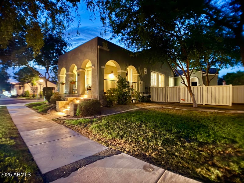 2968 Agritopia Loop, Gilbert, AZ 85296