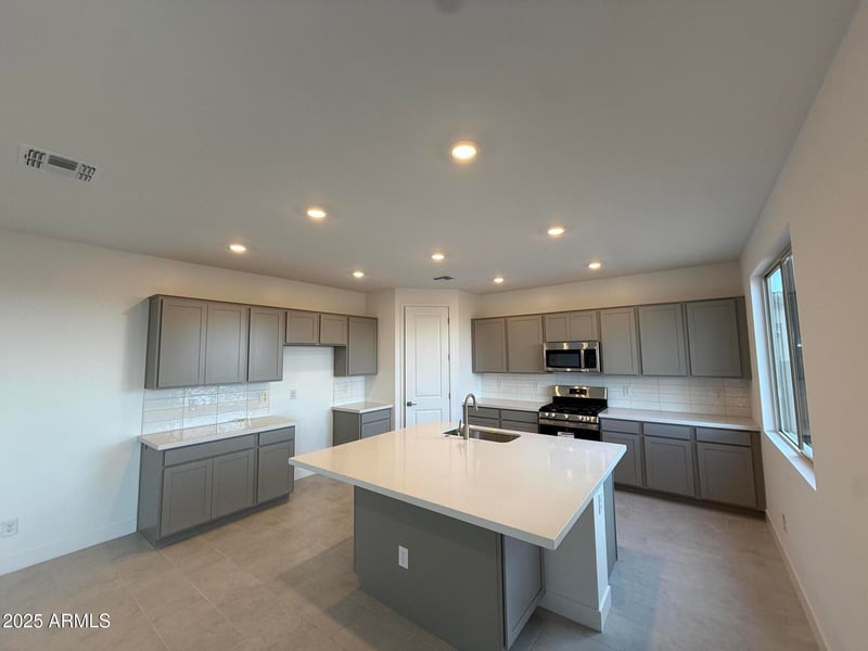 2968 Mecklenburg Way, San Tan Valley, AZ 85143