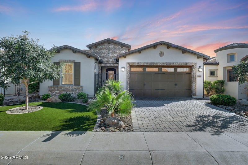 297 Veterans Way, Queen Creek, AZ 85140