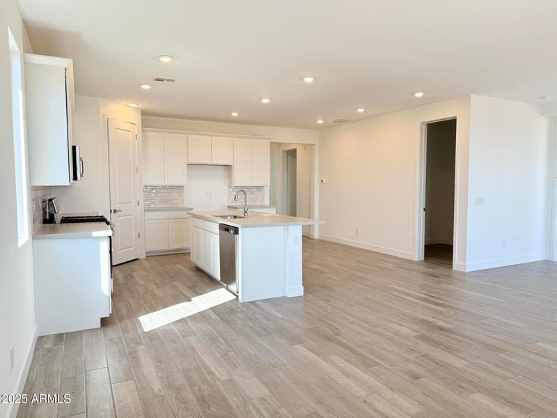 2973 Mecklenburg Way, San Tan Valley, AZ 85143