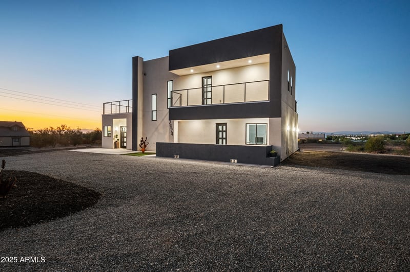 2974 Sunrise Dr, Laveen, AZ 85339