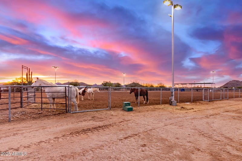 29756 Varnum Rd, San Tan Valley, AZ 85143