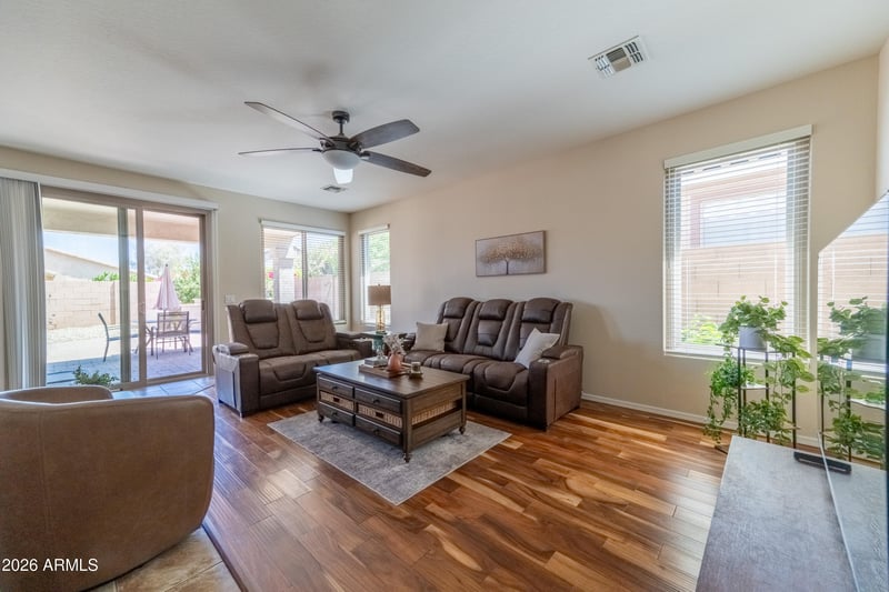 29839 Little Leaf Dr, San Tan Valley, AZ 85143