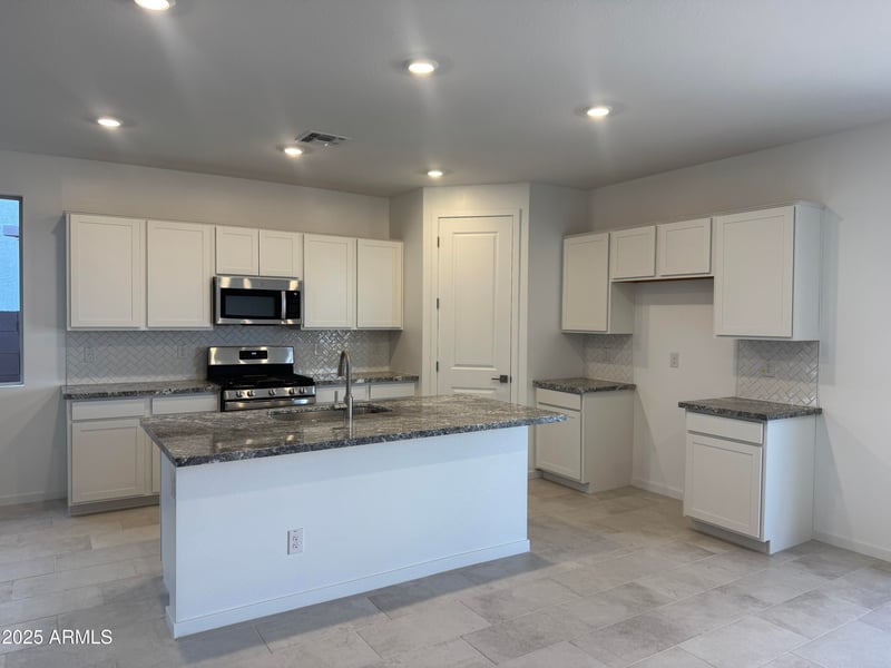 2988 Mecklenburg Way, San Tan Valley, AZ 85143
