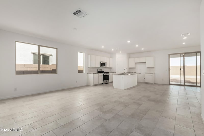 2988 Mecklenburg Way, San Tan Valley, AZ 85143