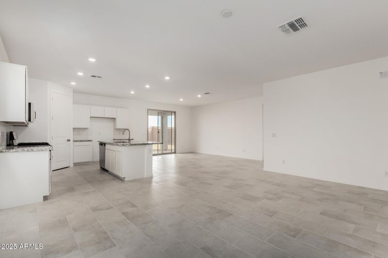 2988 Mecklenburg Way, San Tan Valley, AZ 85143