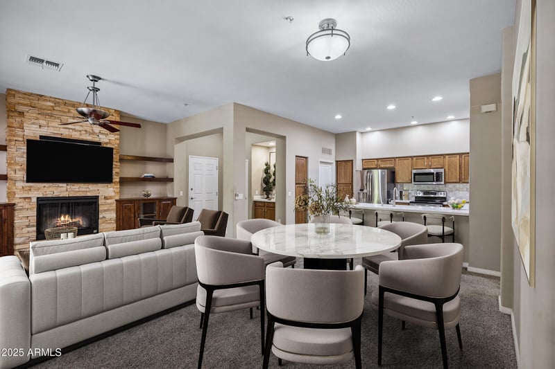 2989 44th St #2015, Phoenix, AZ 85018