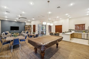 2989 44th St #2023, Phoenix, AZ 85018