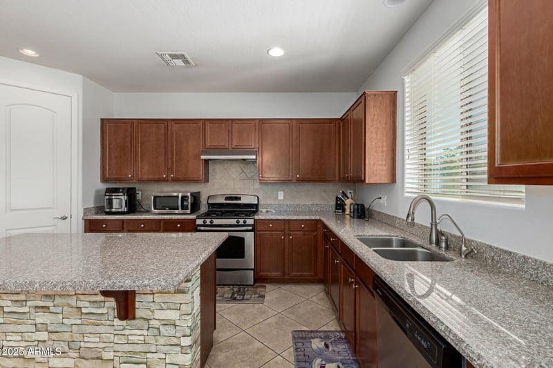 2993 Meadowview Dr, Gilbert, AZ 85298