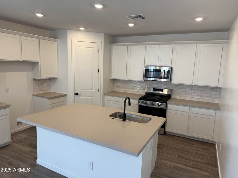2993 Mecklenburg Way, San Tan Valley, AZ 85143