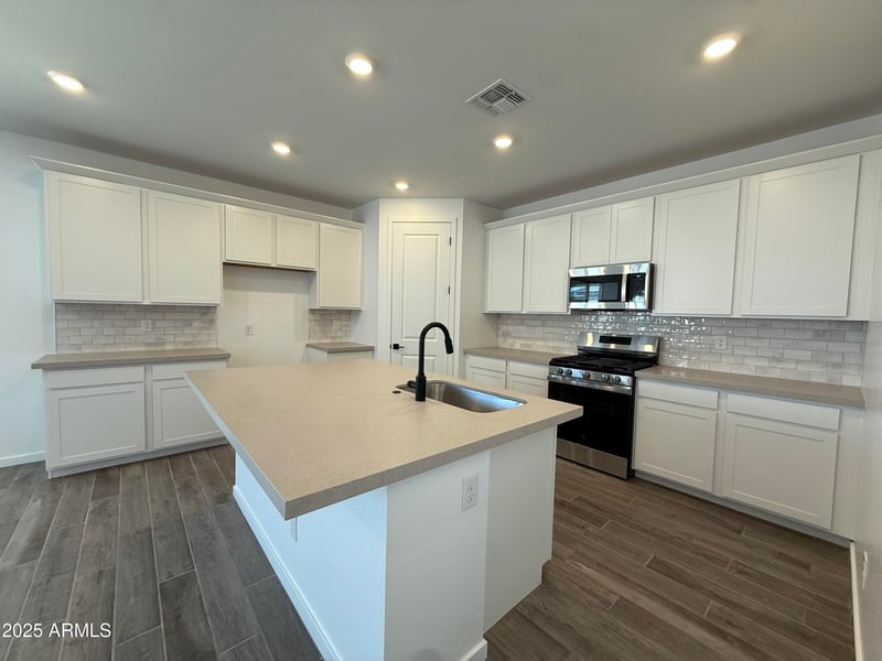 2993 Mecklenburg Way, San Tan Valley, AZ 85143