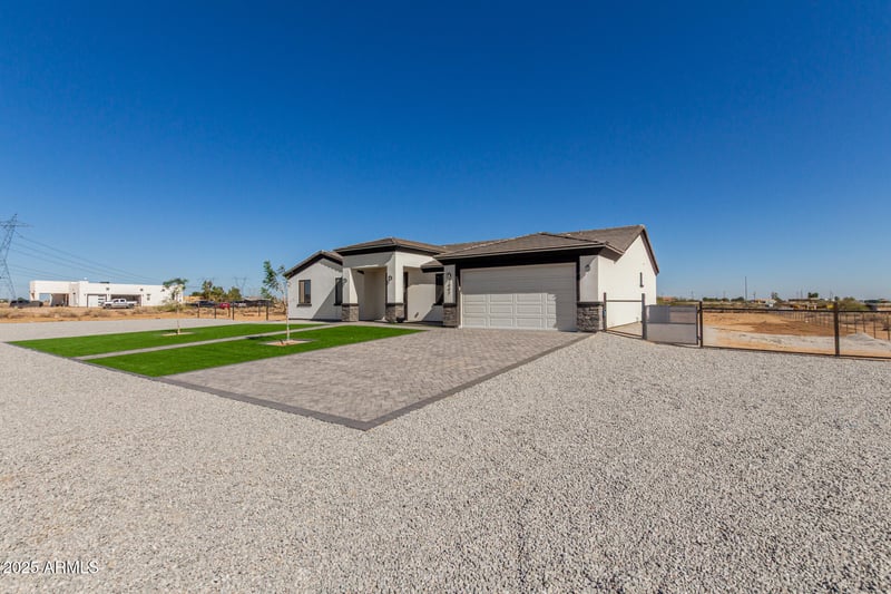 2997 335th Ave, Tonopah, AZ 85354