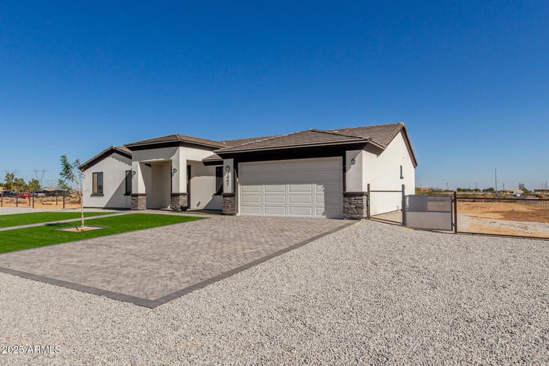 2997 335th Ave, Tonopah, AZ 85354