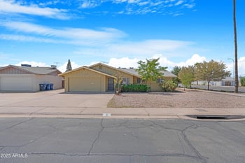 3 Erie Dr, Tempe, AZ 85282