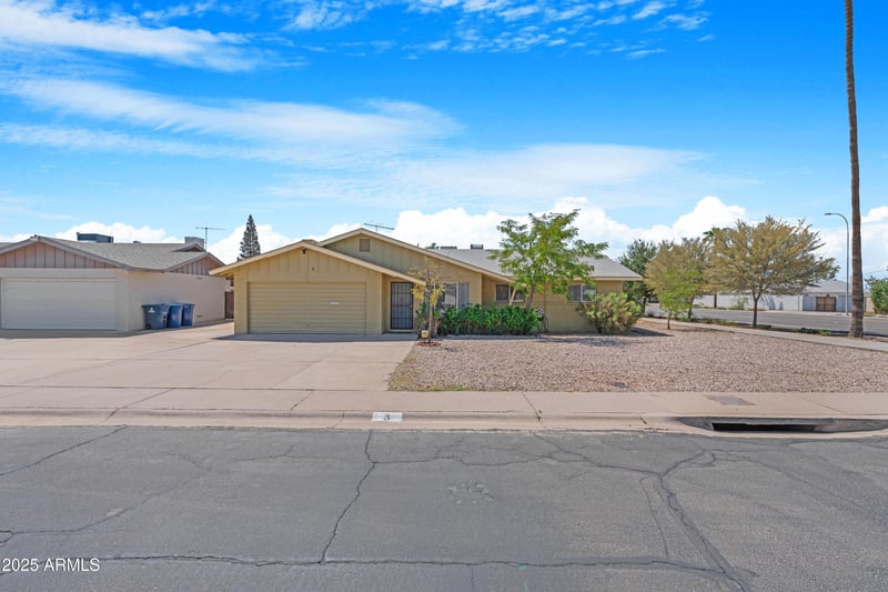 3 Erie Dr, Tempe, AZ 85282