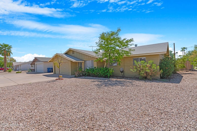 3 Erie Dr, Tempe, AZ 85282