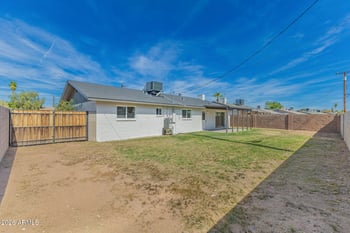 3 Erie Dr, Tempe, AZ 85282