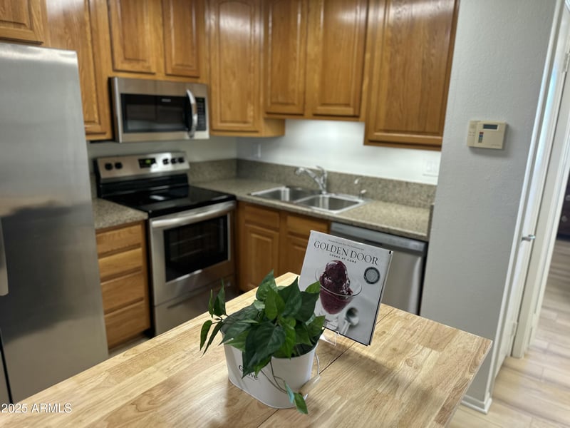 30 Brown Rd #2012, Mesa, AZ 85201