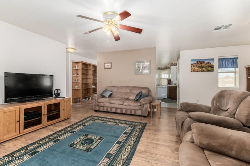 30 14th Ave, Apache Junction, AZ 85119