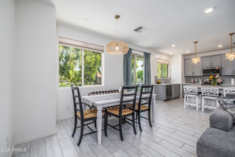 300 Gila Springs Blvd #212, Chandler, AZ 85226