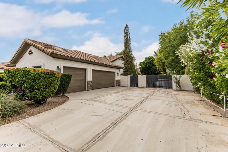 300 Banning Ct, Gilbert, AZ 85296
