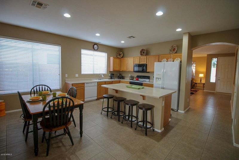 30002 N Little Leaf Dr, San Tan Valley, AZ 85143