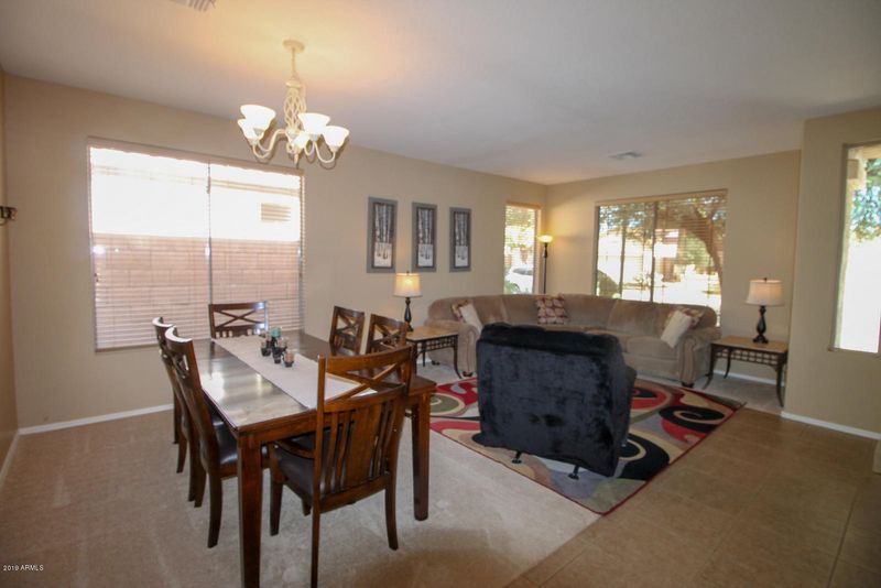 30002 N Little Leaf Dr, San Tan Valley, AZ 85143