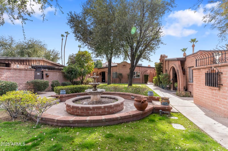 3002 32nd St #8, Phoenix, AZ 85018