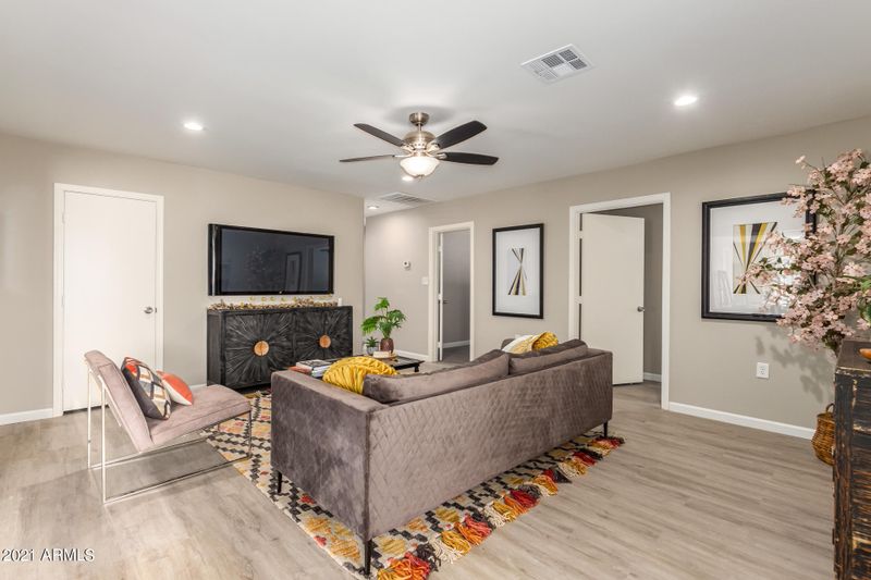 3002 E Cypress St, Phoenix, AZ 85008