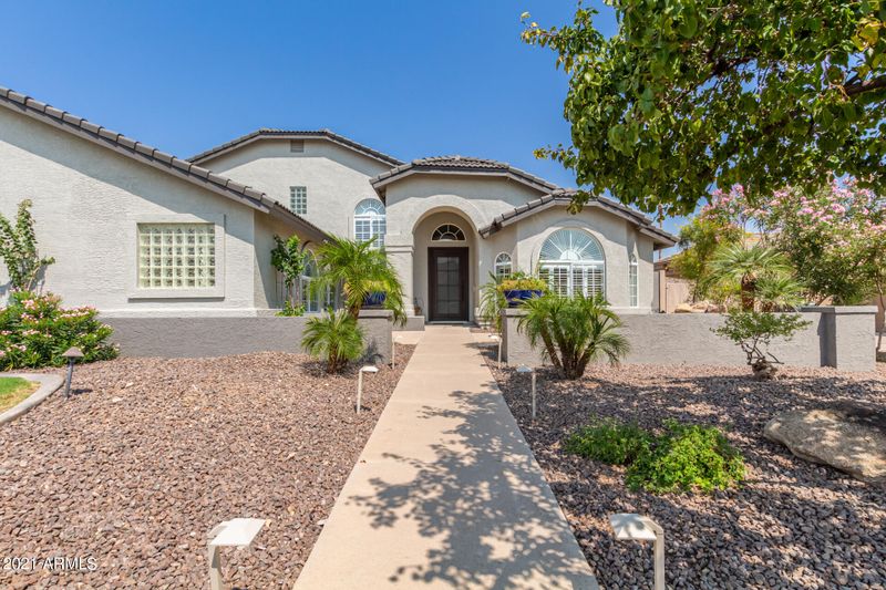 3002 E Winchcomb Dr, Phoenix, AZ 85032