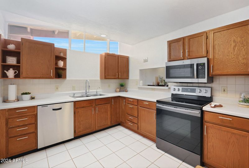 3002 W Saint Moritz Ln, Phoenix, AZ 85053