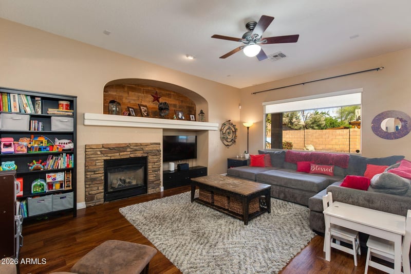 3002 Sentinel Rock Rd, Phoenix, AZ 85086