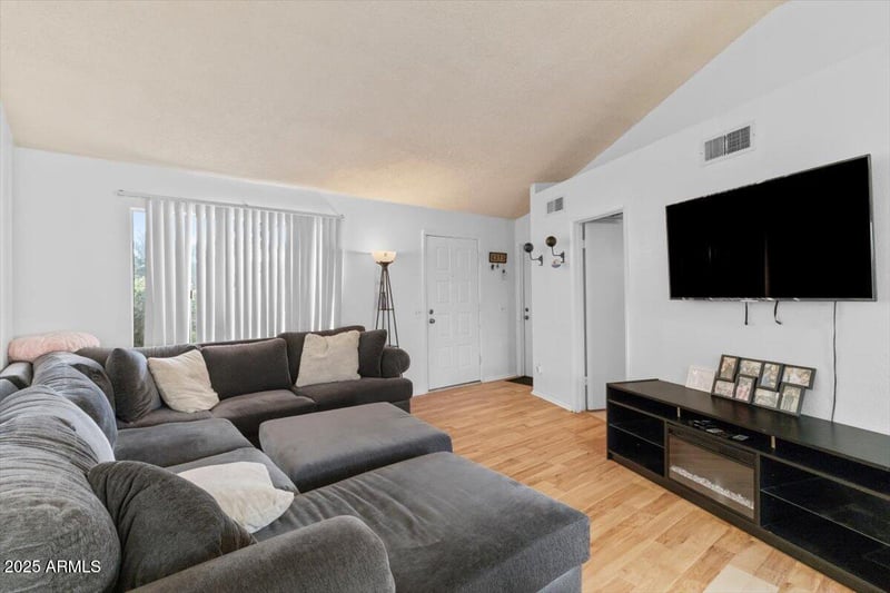 3004 Irma Ln, Phoenix, AZ 85027