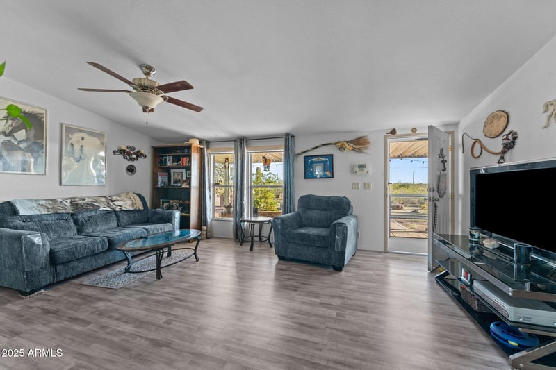 30040 Redbird Rd, Wittmann, AZ 85361