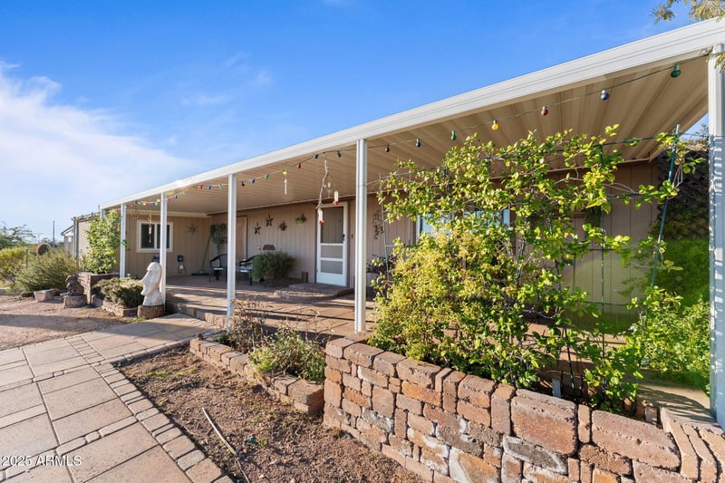 30040 Redbird Rd, Wittmann, AZ 85361