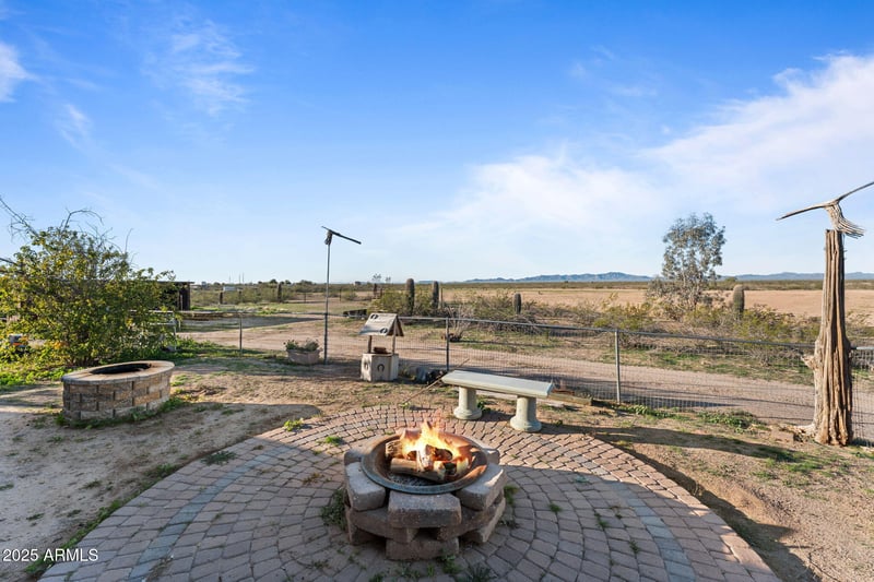 30040 Redbird Rd, Wittmann, AZ 85361