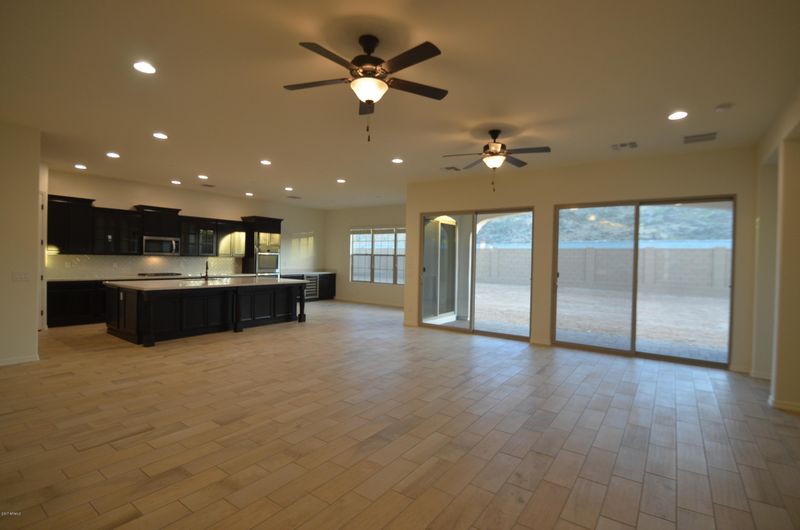 3007 E Harwell Rd, Phoenix, AZ 85042