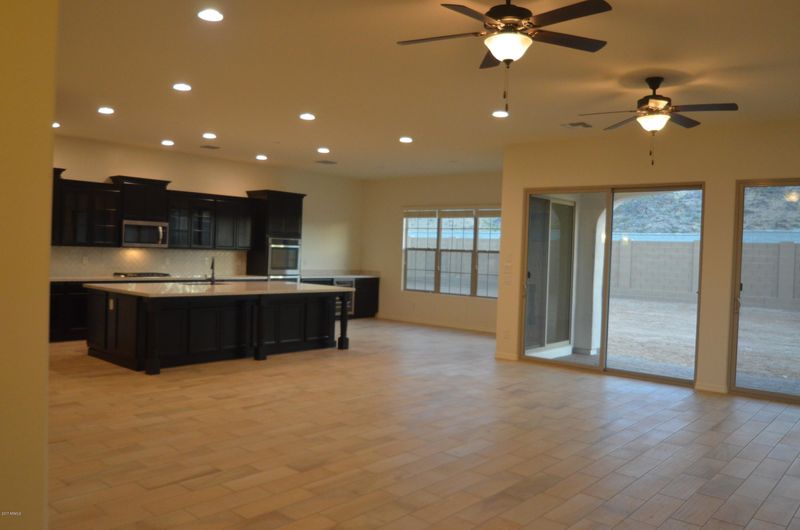 3007 E Harwell Rd, Phoenix, AZ 85042