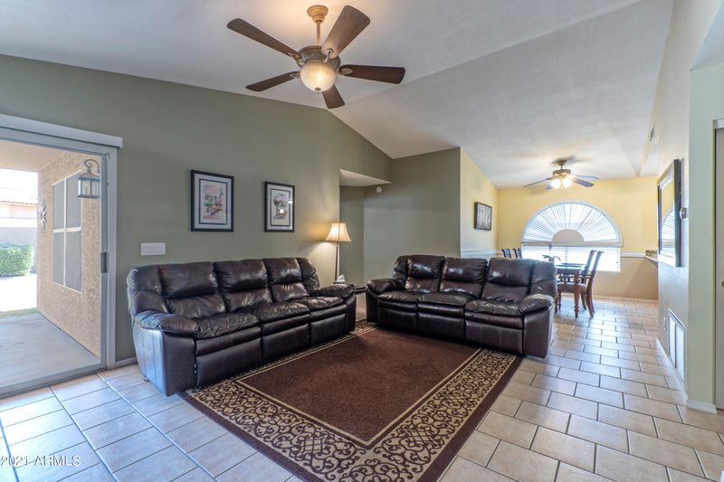 3007 E Windmere Dr, Phoenix, AZ 85048